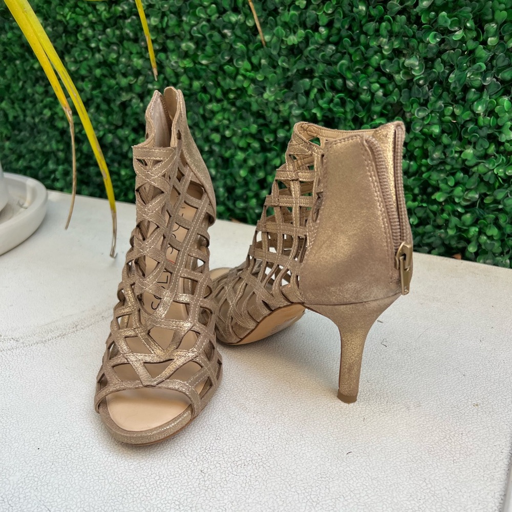 Sole Society gold dress heels size 6.5